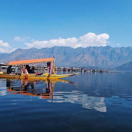 Umbrella Group Of House Boat Hotel Srinagar  Exterior photo