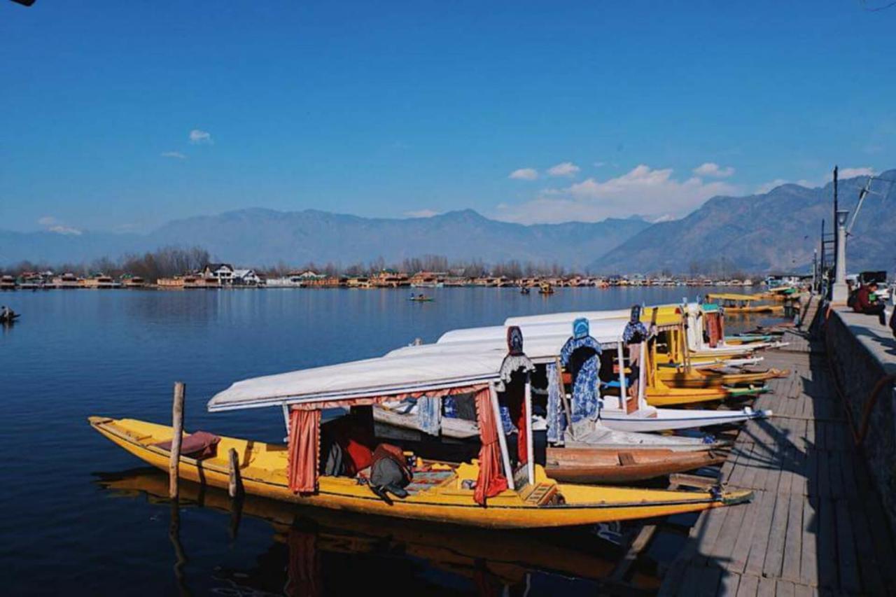 Umbrella Group Of House Boat Hotel Srinagar  Exterior photo