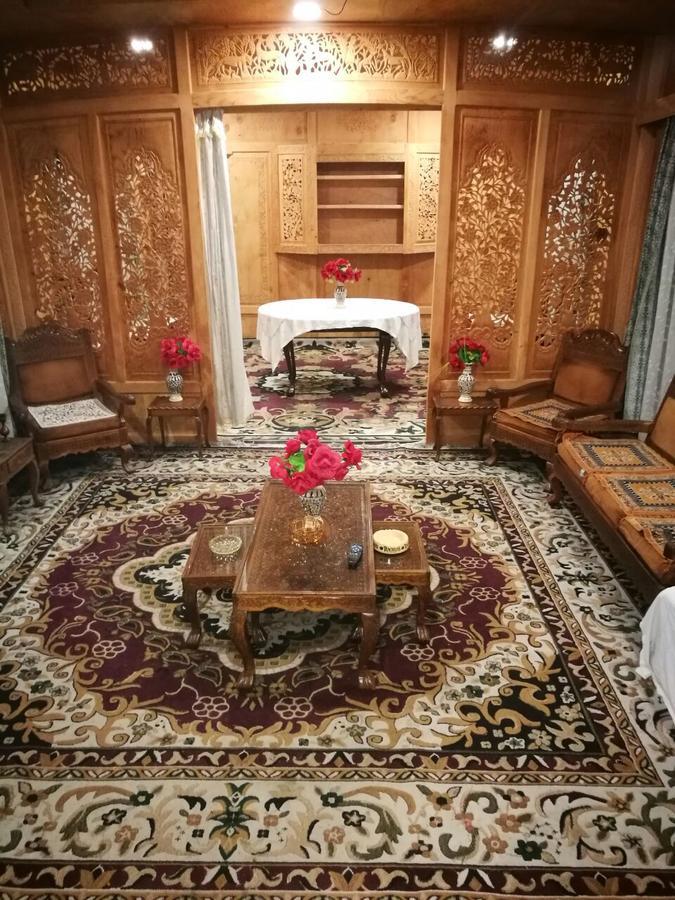 Umbrella Group Of House Boat Hotel Srinagar  Exterior photo